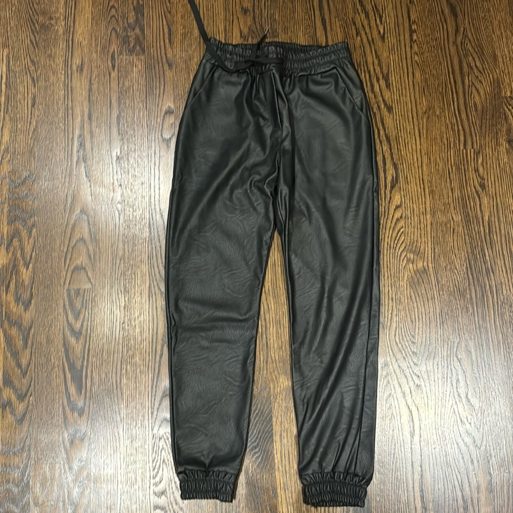 Venti6- Black leather joggers